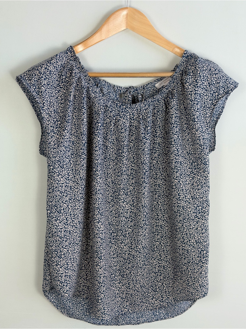 LC Lauren Conrad Blue Floral Flutter Sleeve Tie Back Blouse Medium